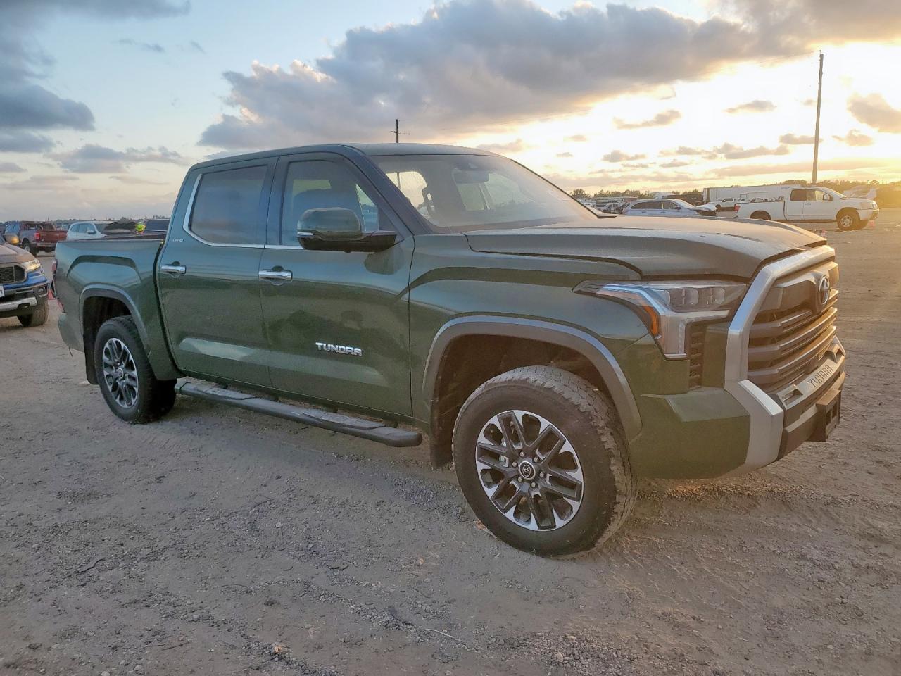 Toyota Tundra Crewmax Limited Image 6