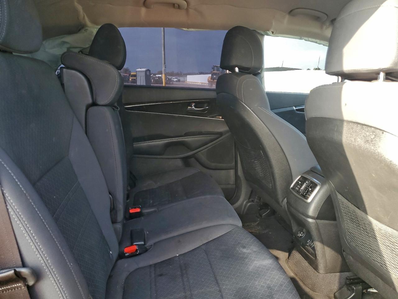 Kia Sorento Lx Image 11