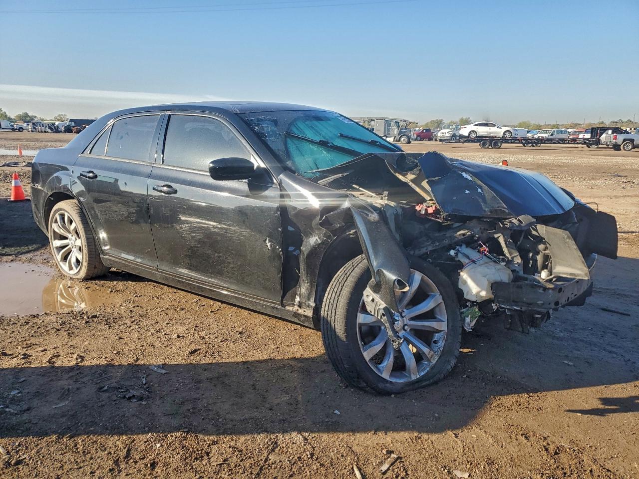 Chrysler 300 S Image 2