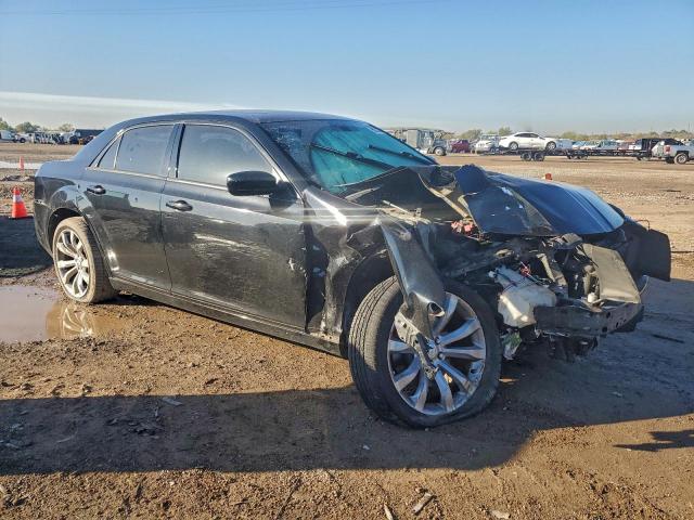 Chrysler 300 S Image 2