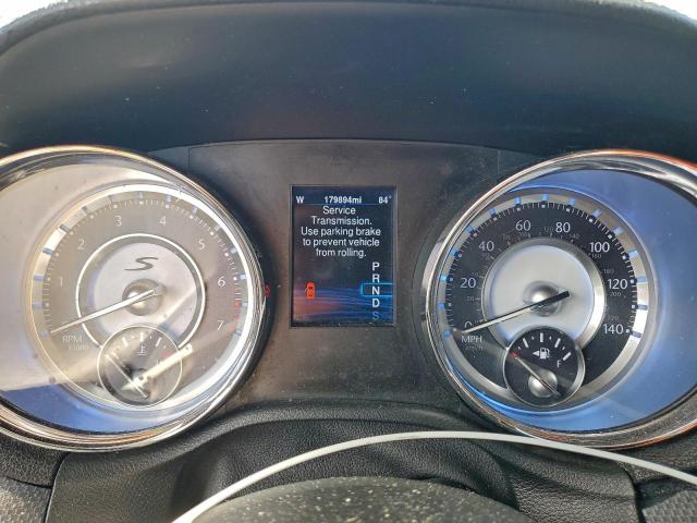 Chrysler 300 S Image 8