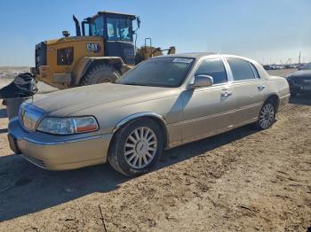  Salvage Lincoln Towncar