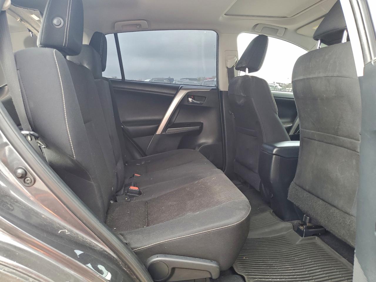 Toyota RAV4 Xle Image 9