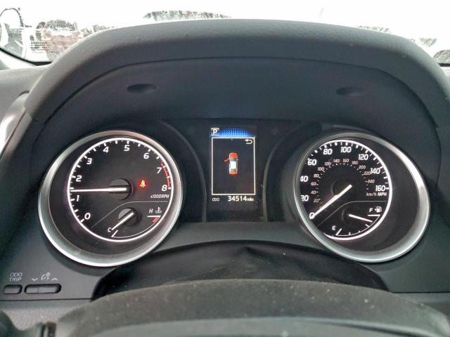 Toyota Camry Le Image 8