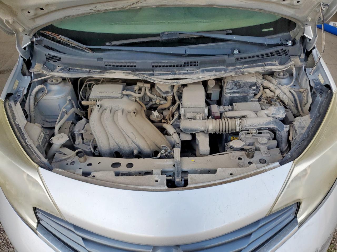 Nissan Versa S Image 8