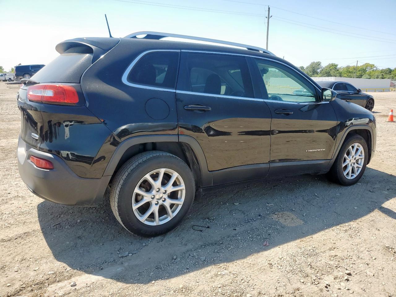 Jeep Grand Cherokee Latitude Image 3