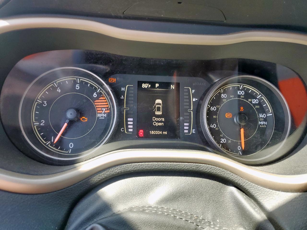 Jeep Grand Cherokee Latitude Image 11