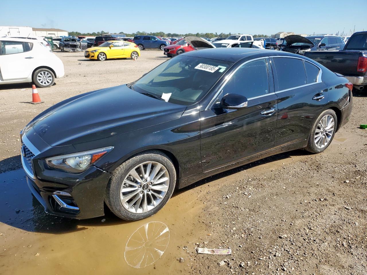 INFINITI Q50 Luxe Image 1