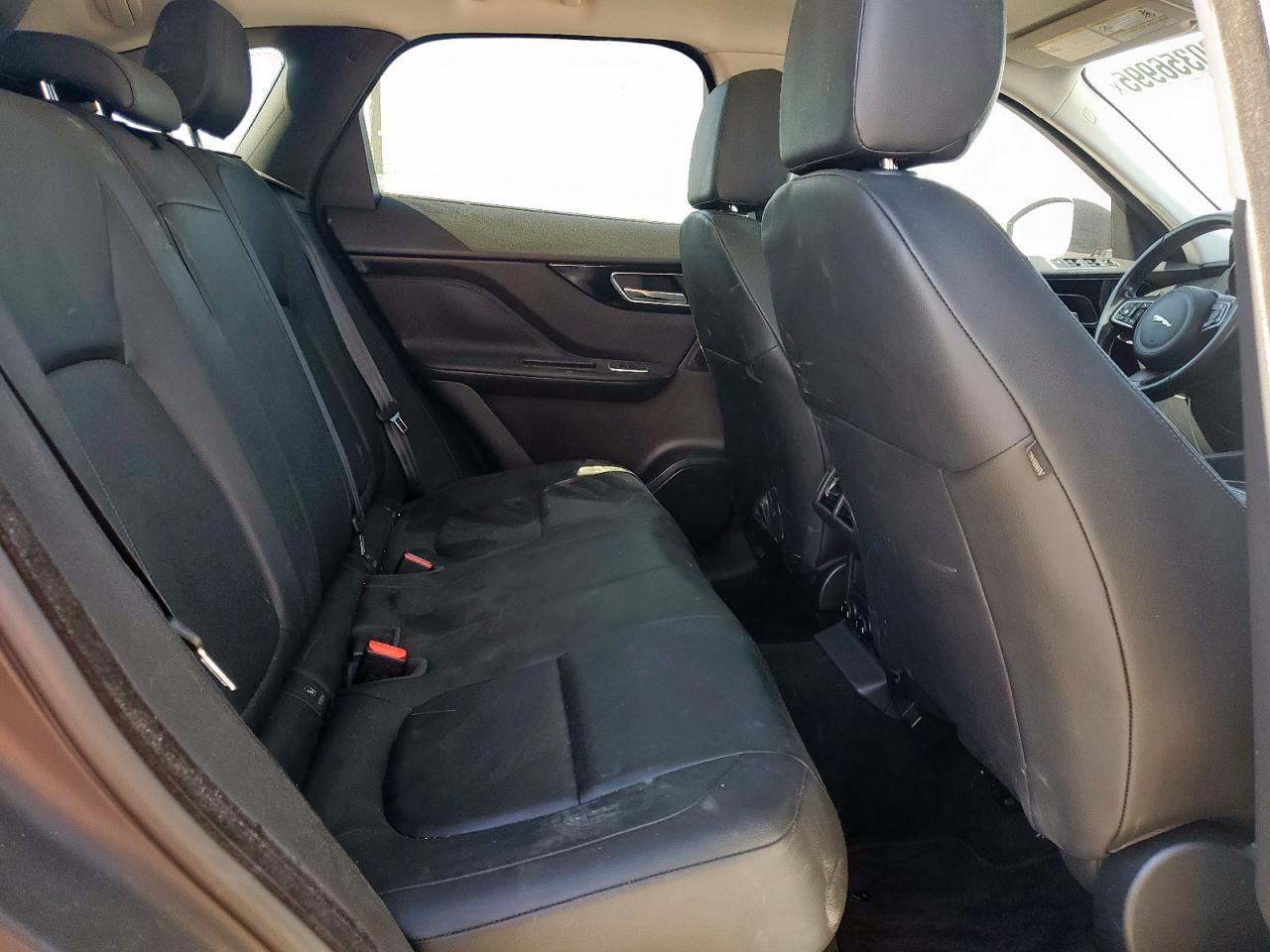 Jaguar F-PACE Premium Image 10