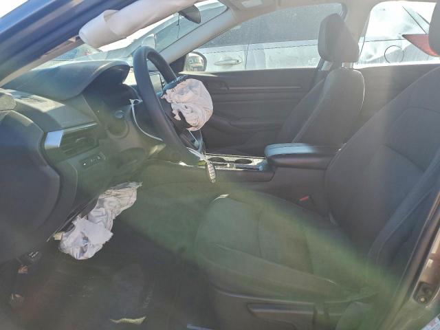 Nissan Altima S Image 5