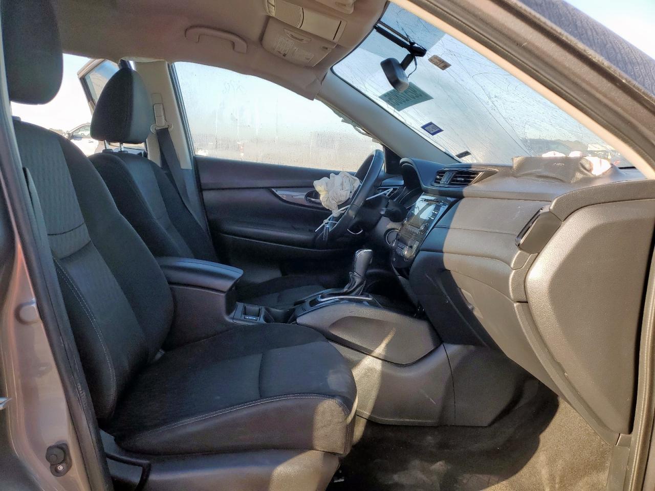 Nissan Rogue S Image 7