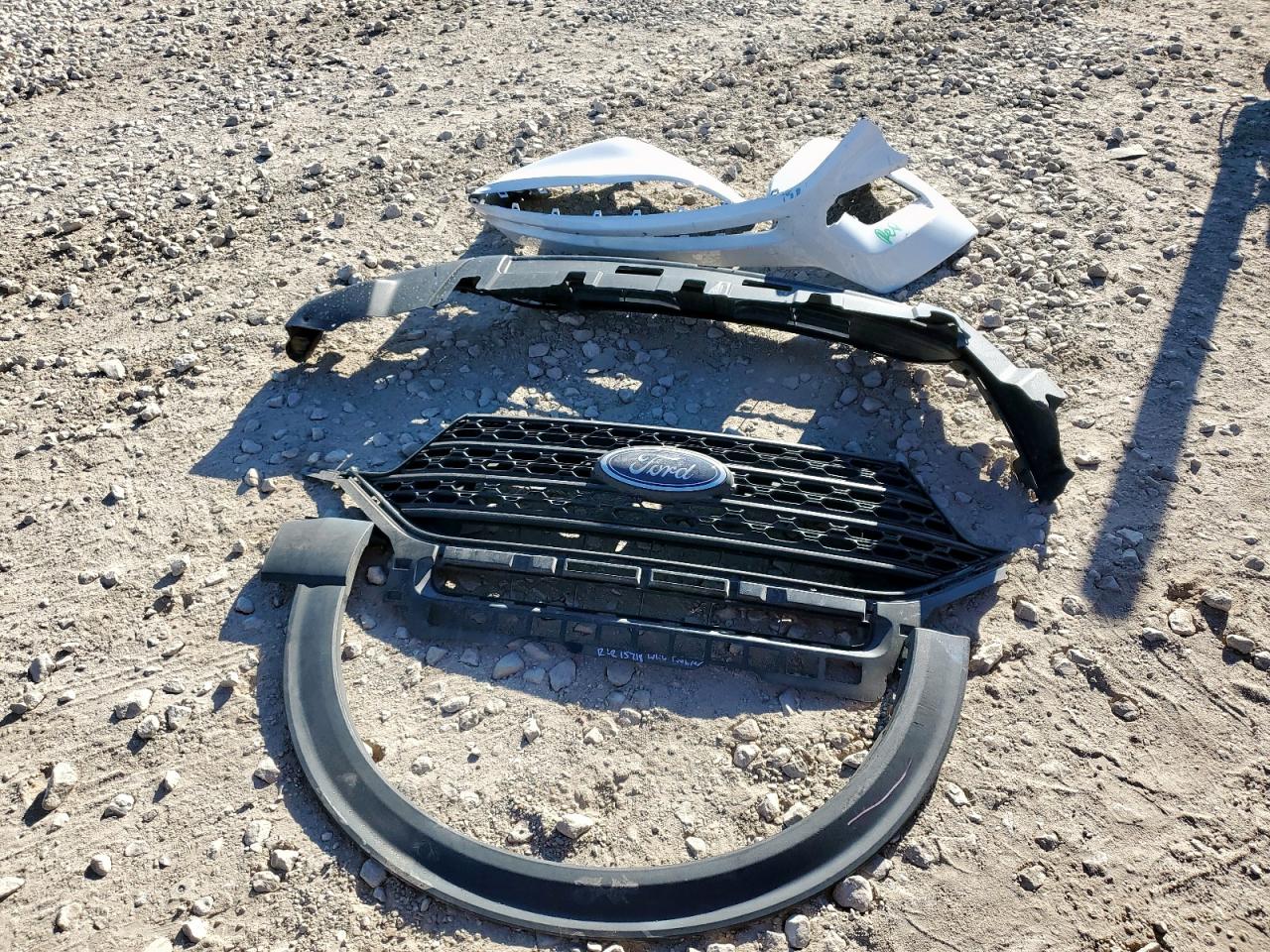 Ford Explorer Image 12