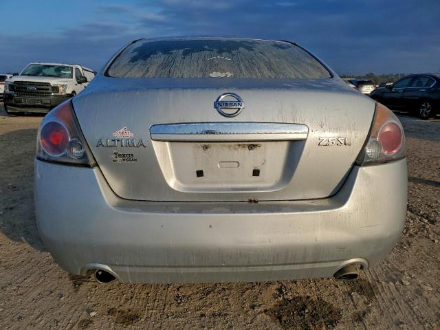Nissan Altima 2.5 Image 2