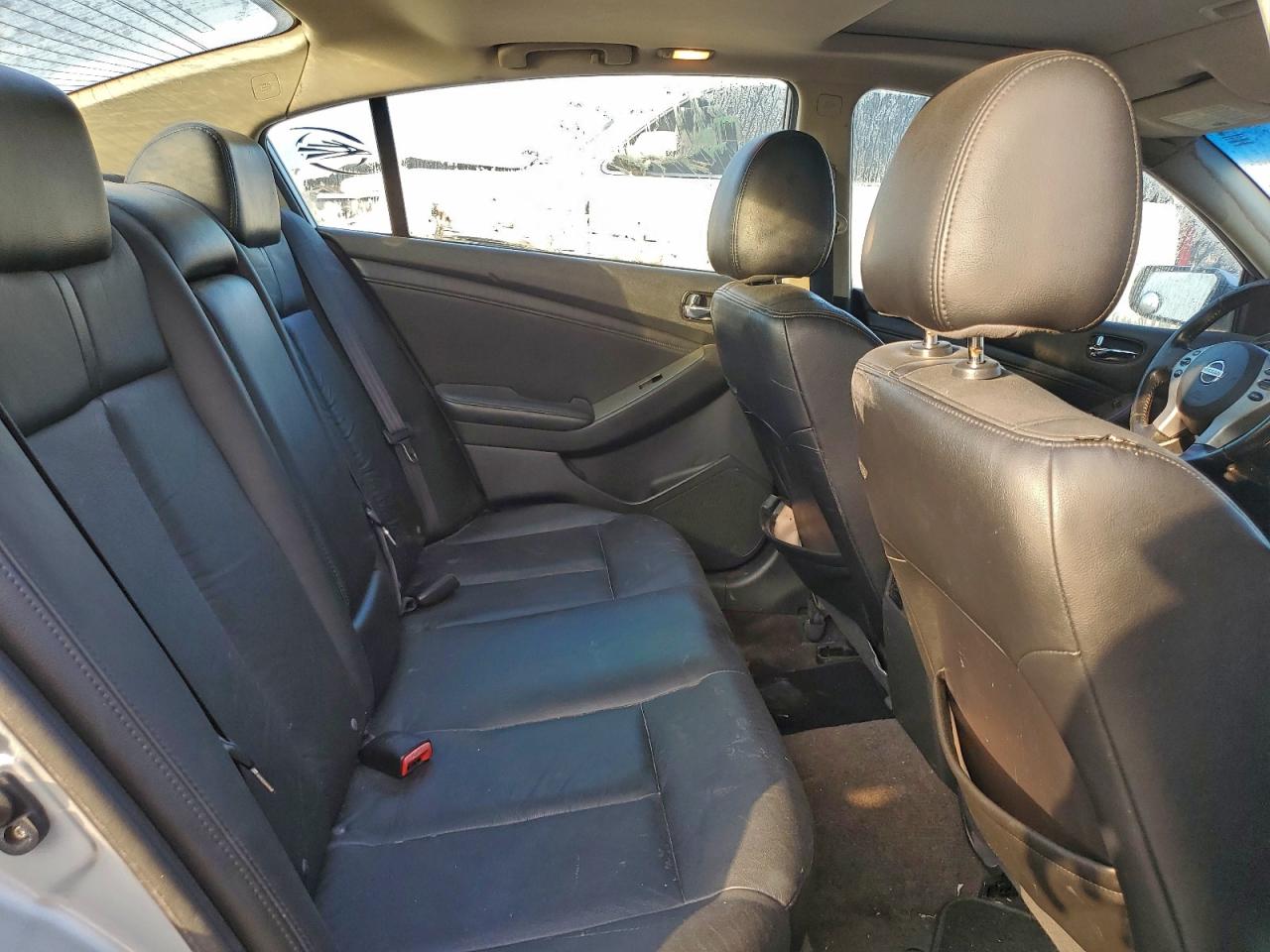 Nissan Altima 2.5 Image 10