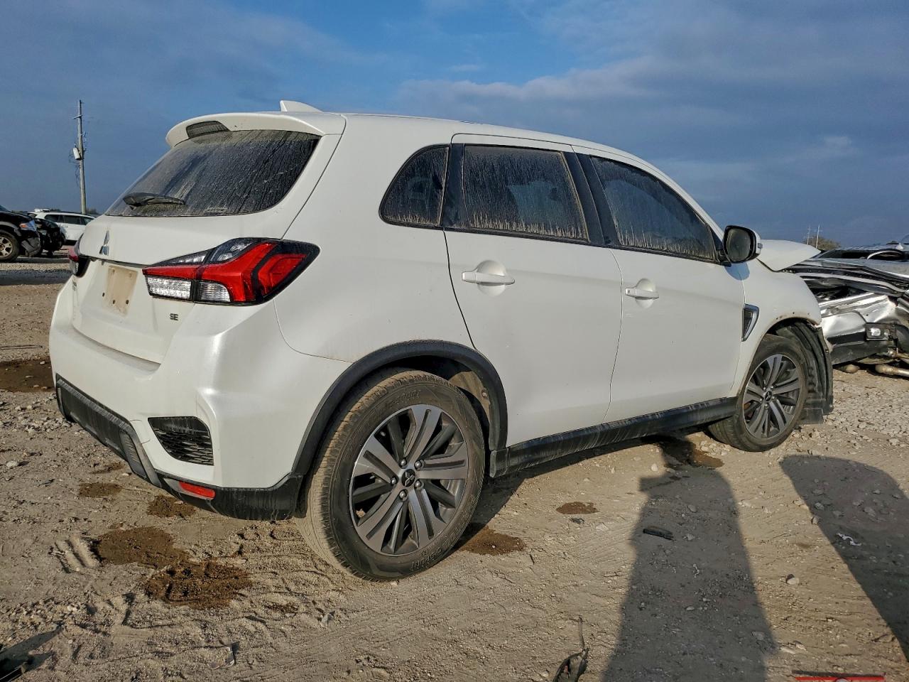 Mitsubishi Outlander Es Image 3