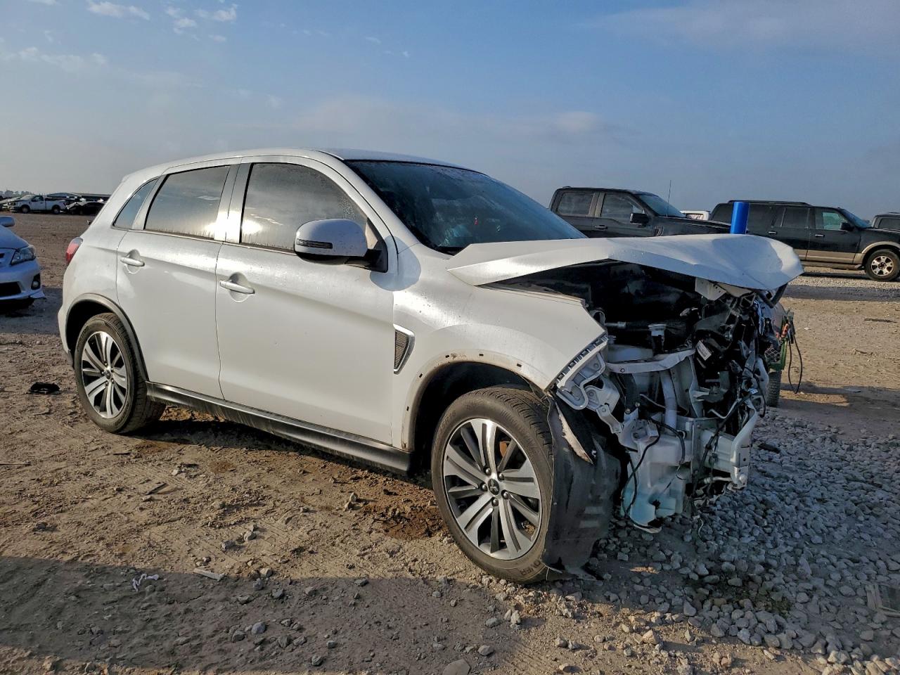 Mitsubishi Outlander Es Image 2