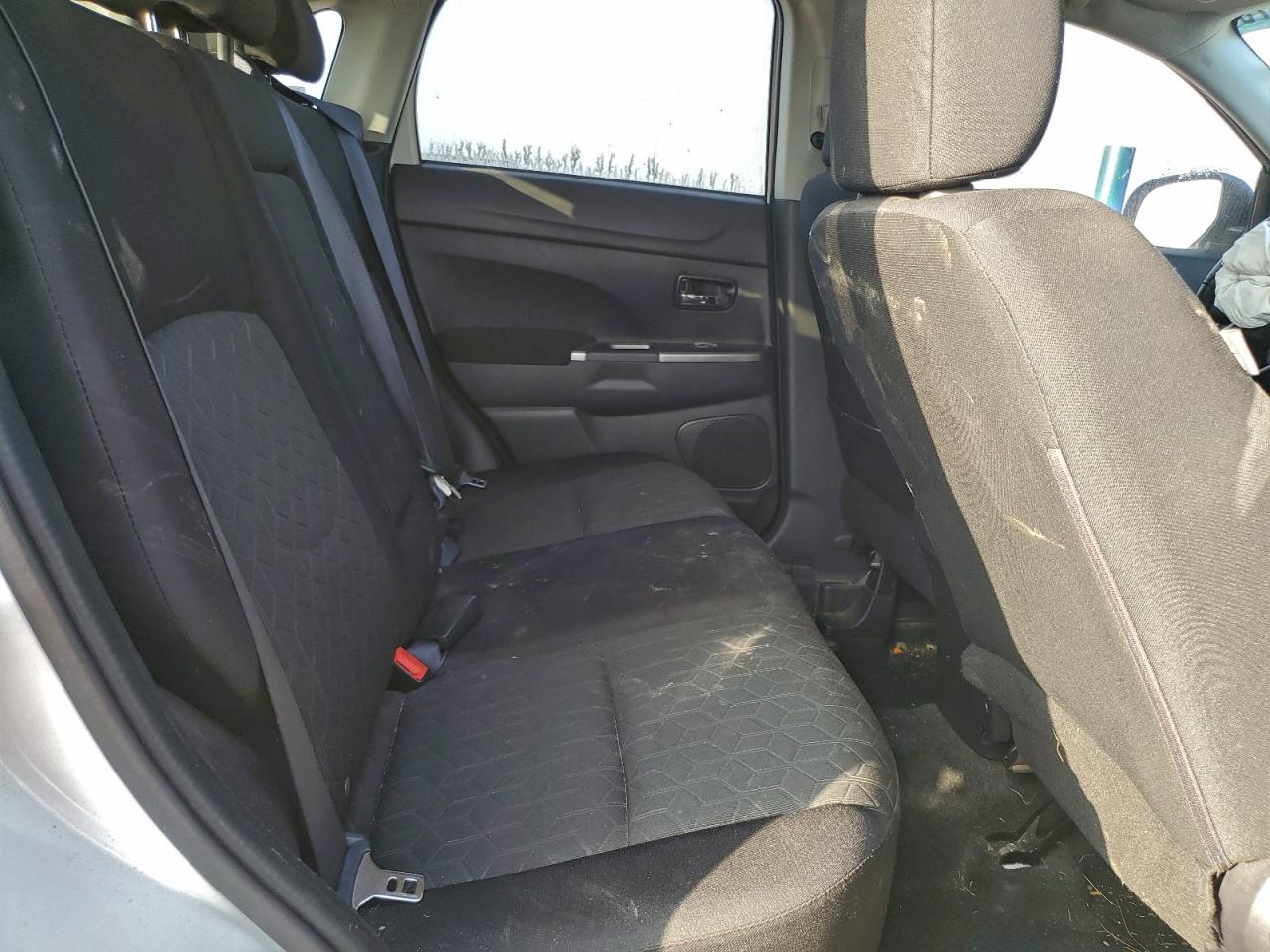 Mitsubishi Outlander Es Image 11