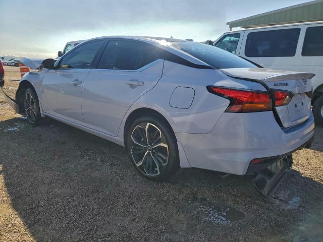 Nissan Altima Sr Image 2