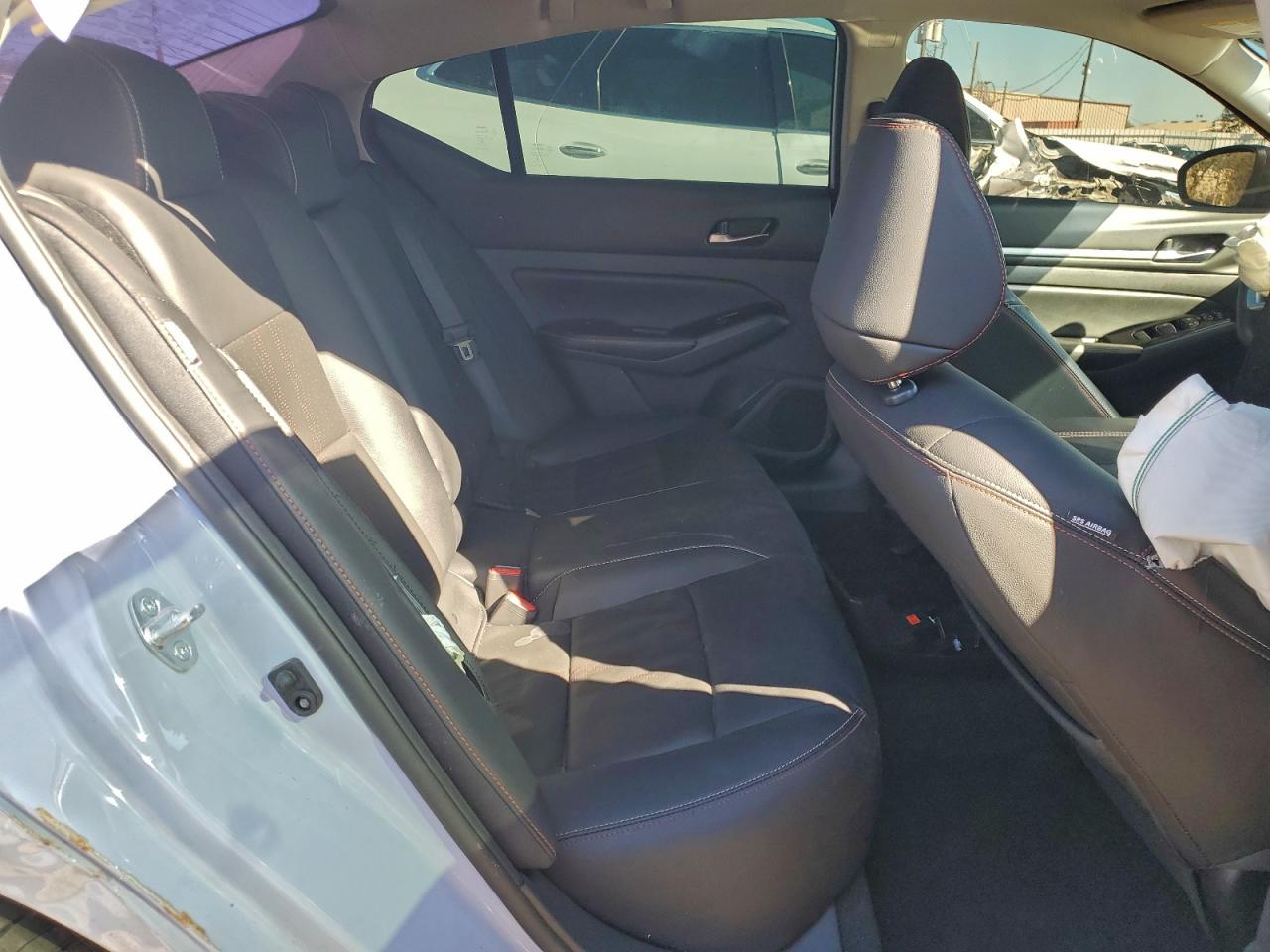 Nissan Altima Sr Image 10