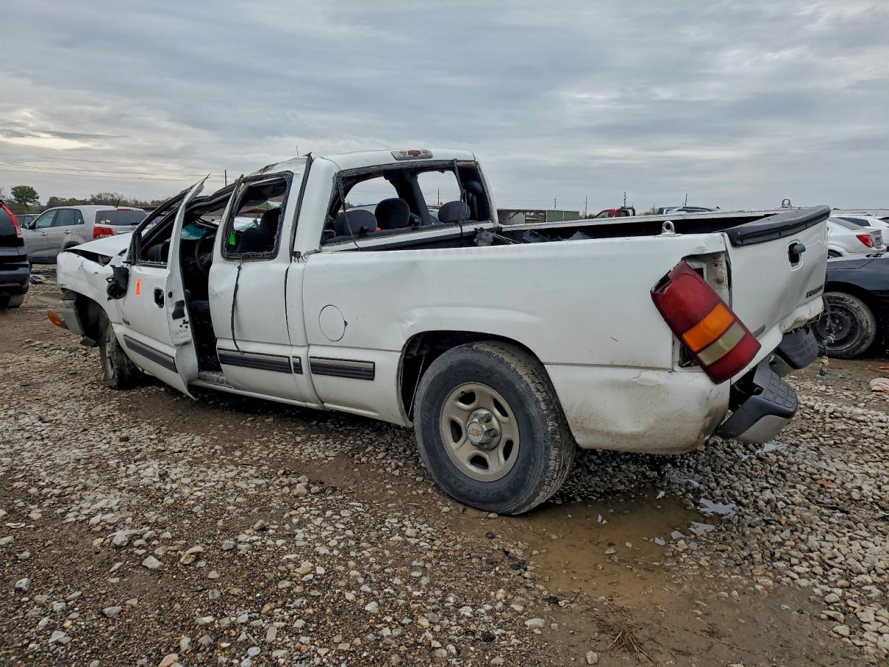 Chevrolet Silverado C1500 Image 3
