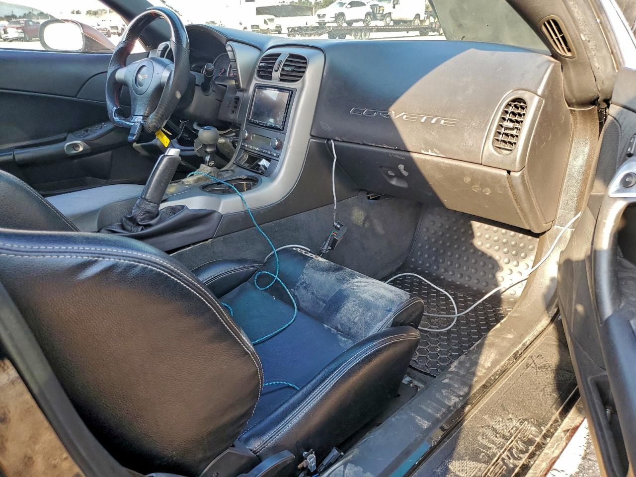 Chevrolet Corvette Image 8