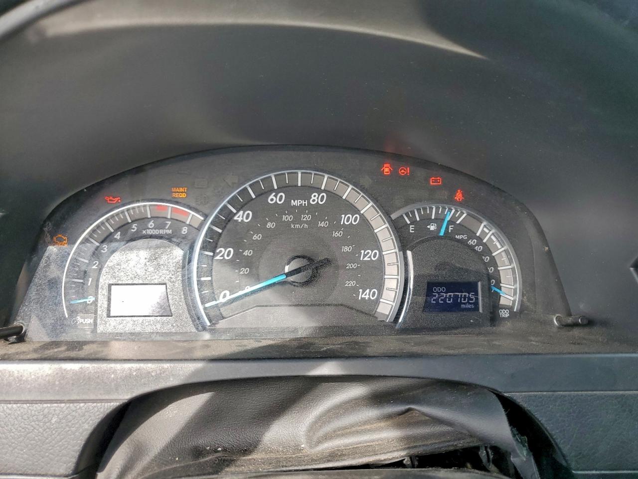 Toyota Camry L Image 11