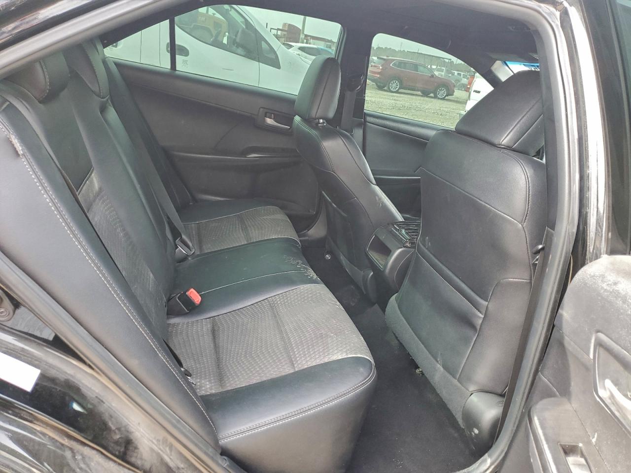 Toyota Camry L Image 8