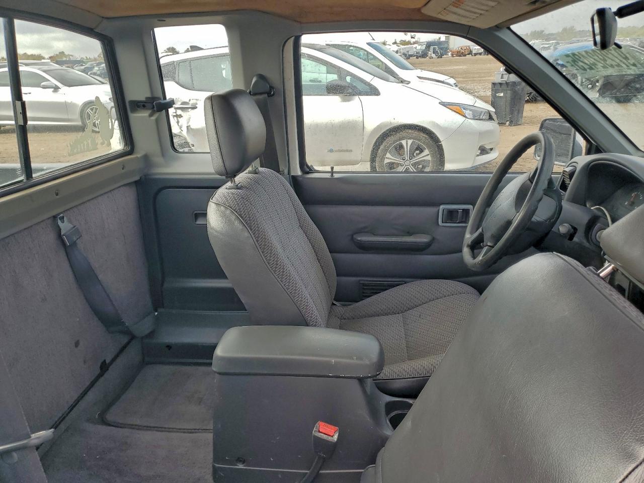 Nissan Titan King Cab Se Image 2