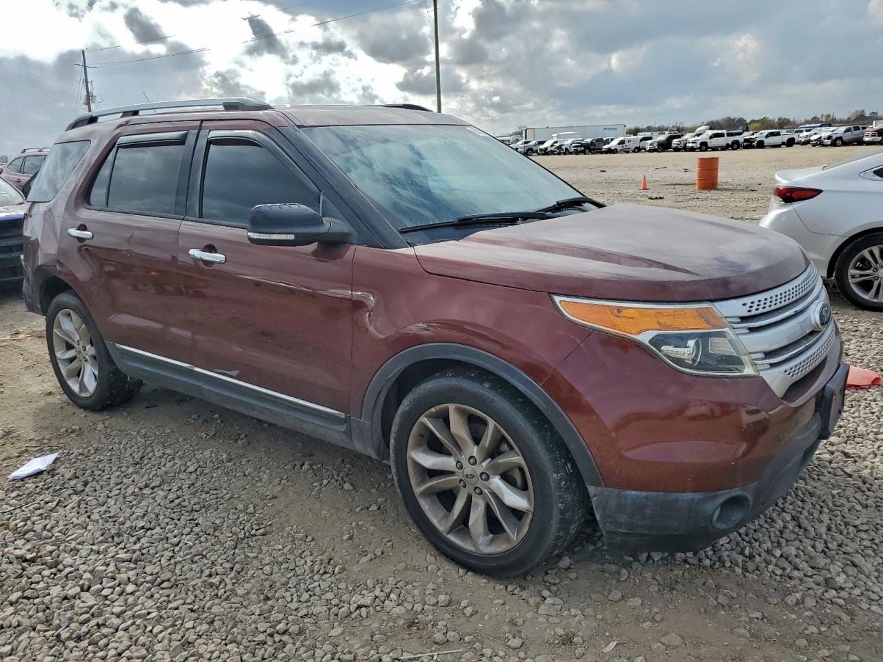 Ford Explorer Xlt Image 11