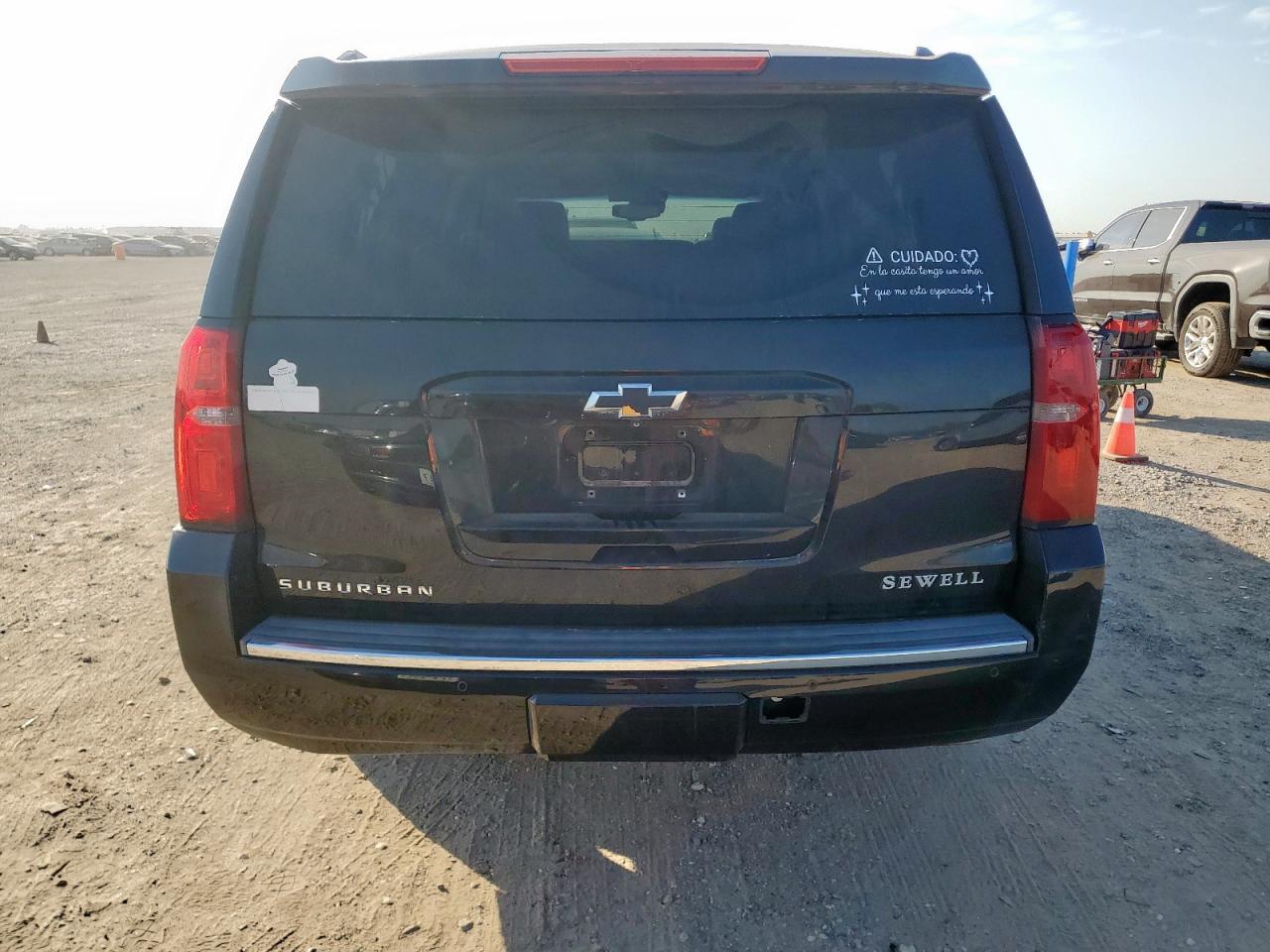 Chevrolet Suburban C1500 Ltz Image 7