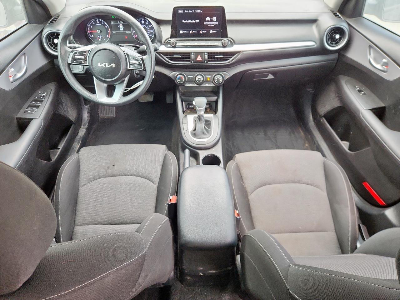 Kia Forte Lx Image 8