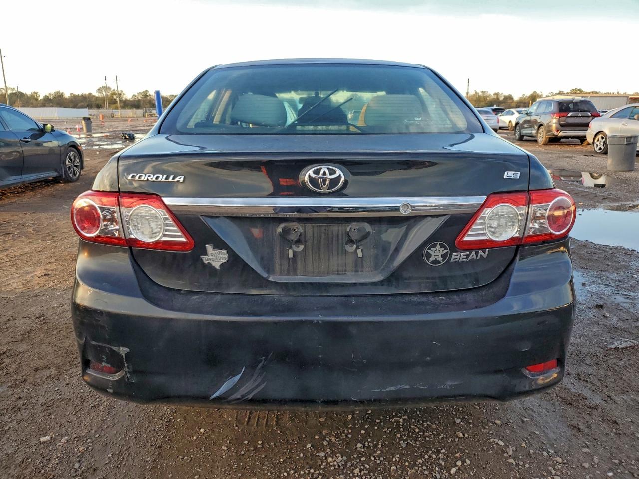 Toyota Corolla Base Image 2