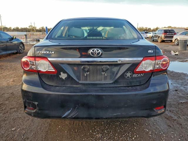 Toyota Corolla Base Image 2