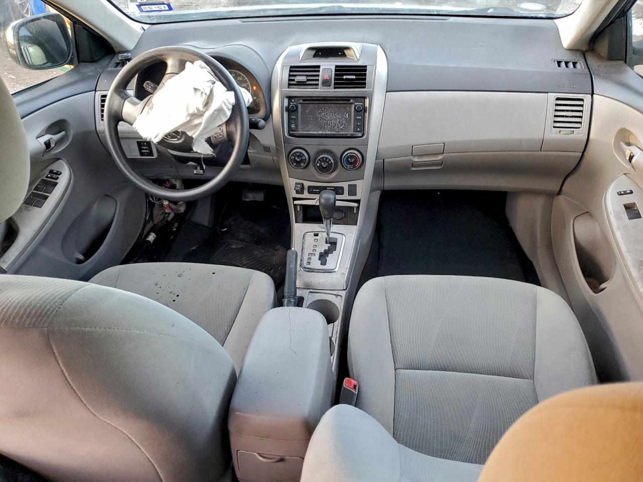 Toyota Corolla Base Image 3