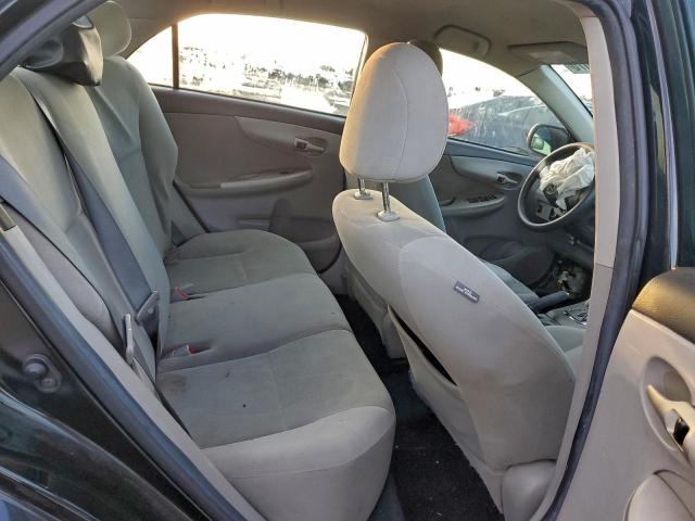 Toyota Corolla Base Image 9