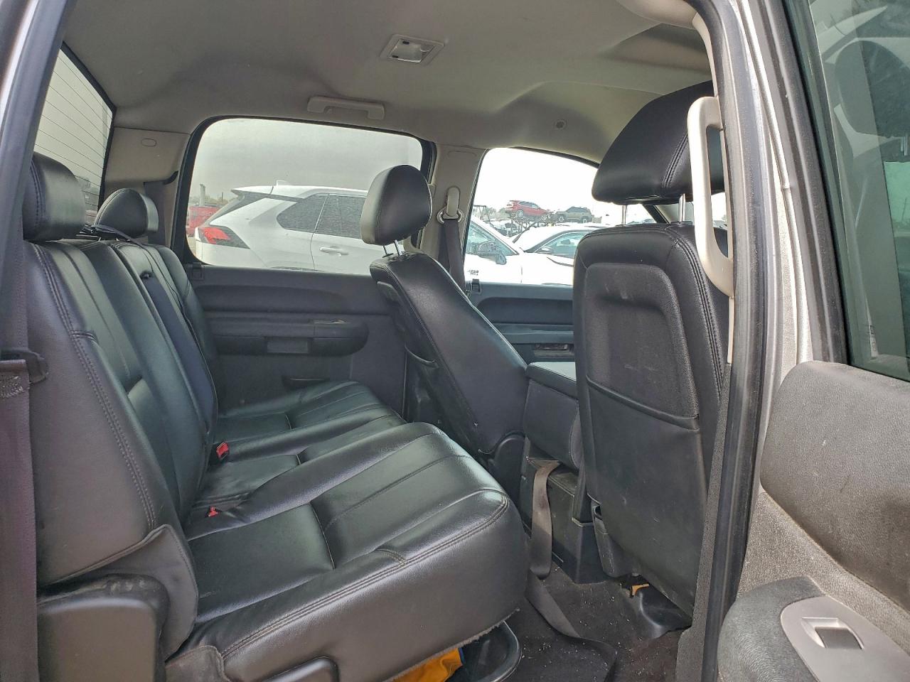 Chevrolet Silverado K1500 Lt Image 9