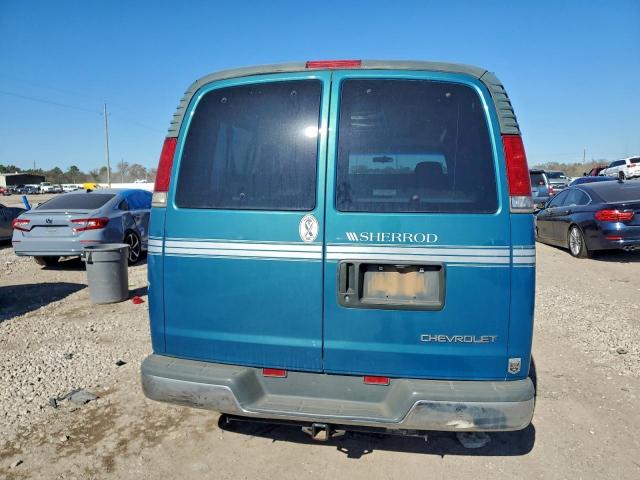 Chevrolet Express Image 2