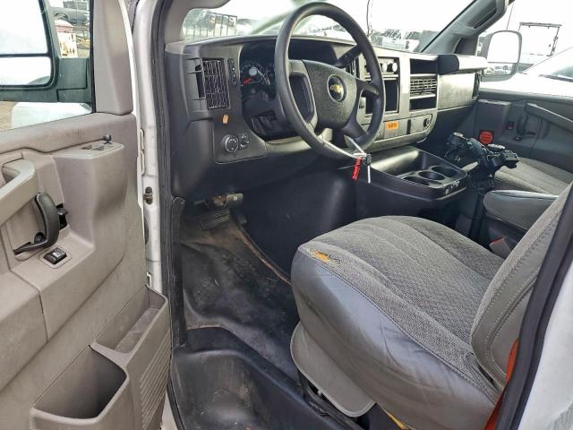 Chevrolet Express Image 7