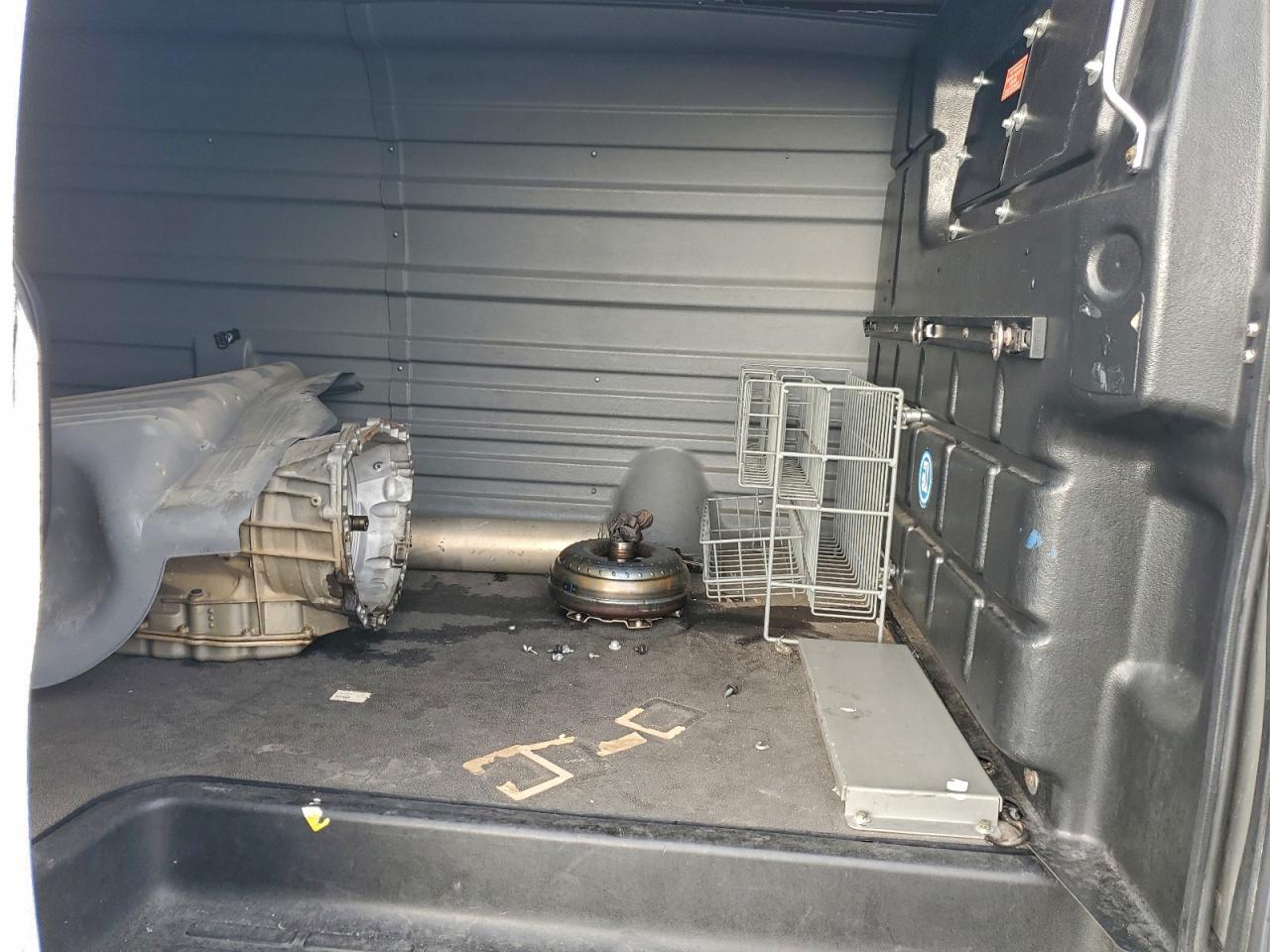 Chevrolet Express Image 8