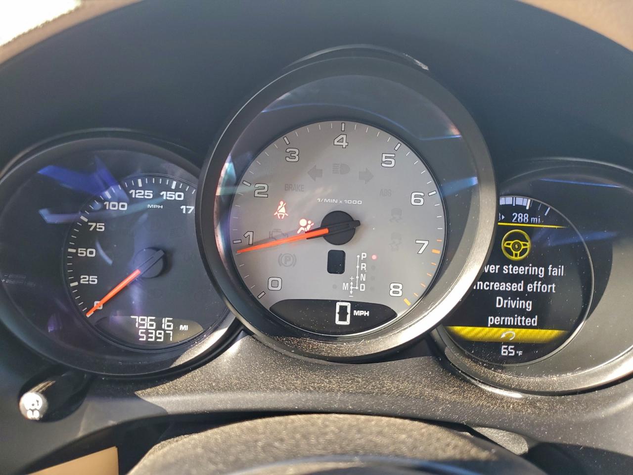 Porsche Macan S Image 9