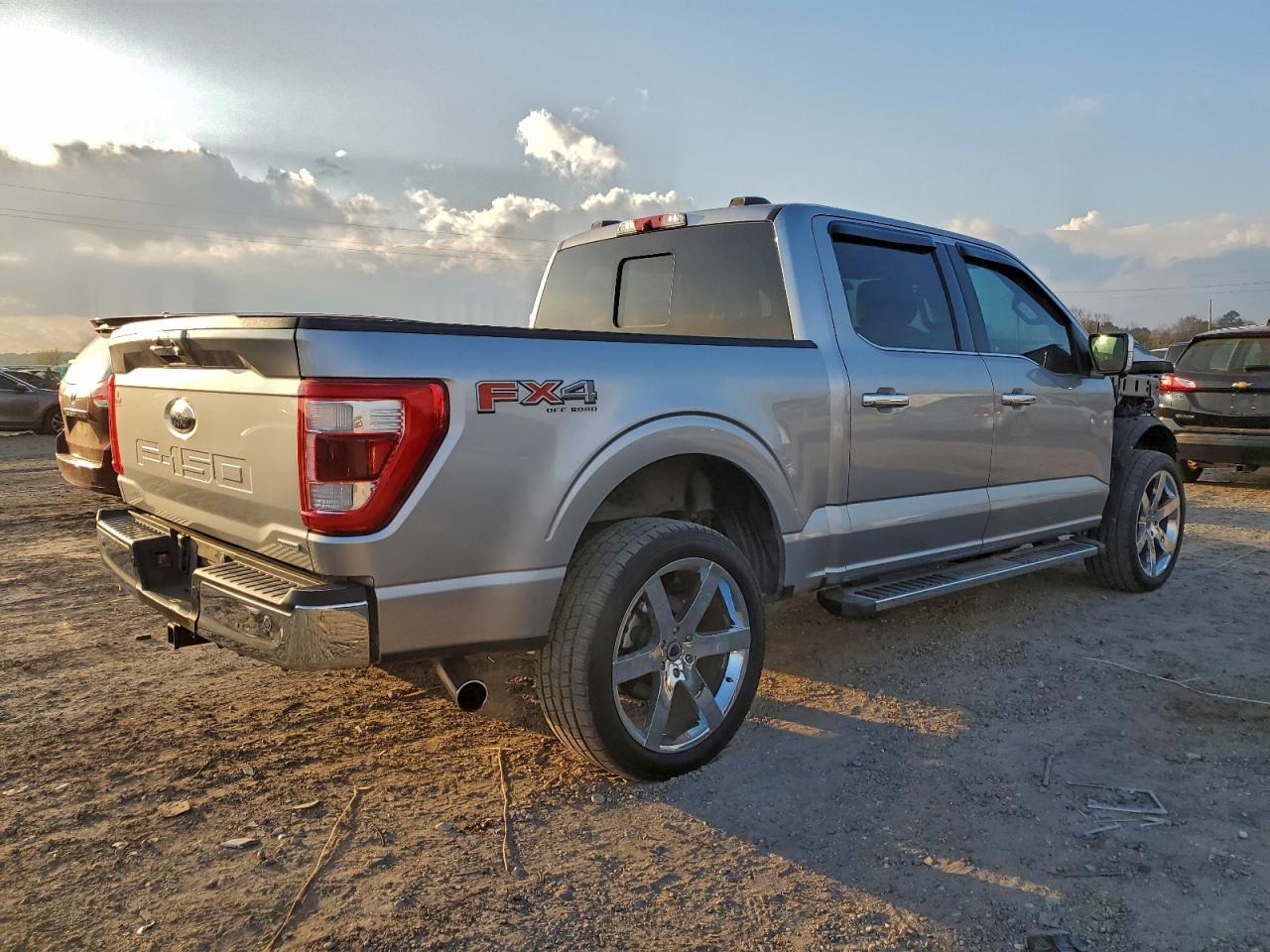 Ford F-150 Supercrew Image 3