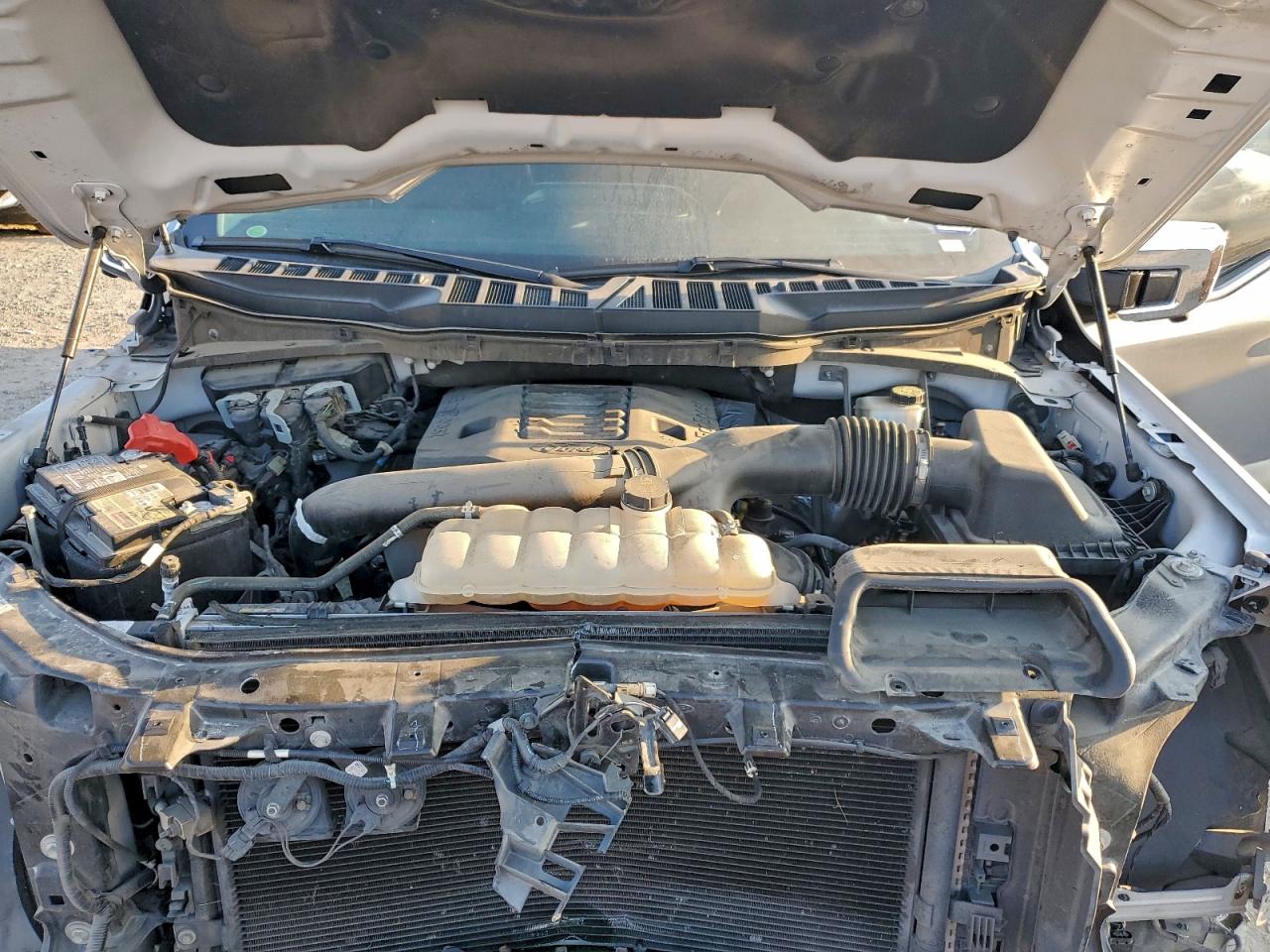 Ford F-150 Supercrew Image 11