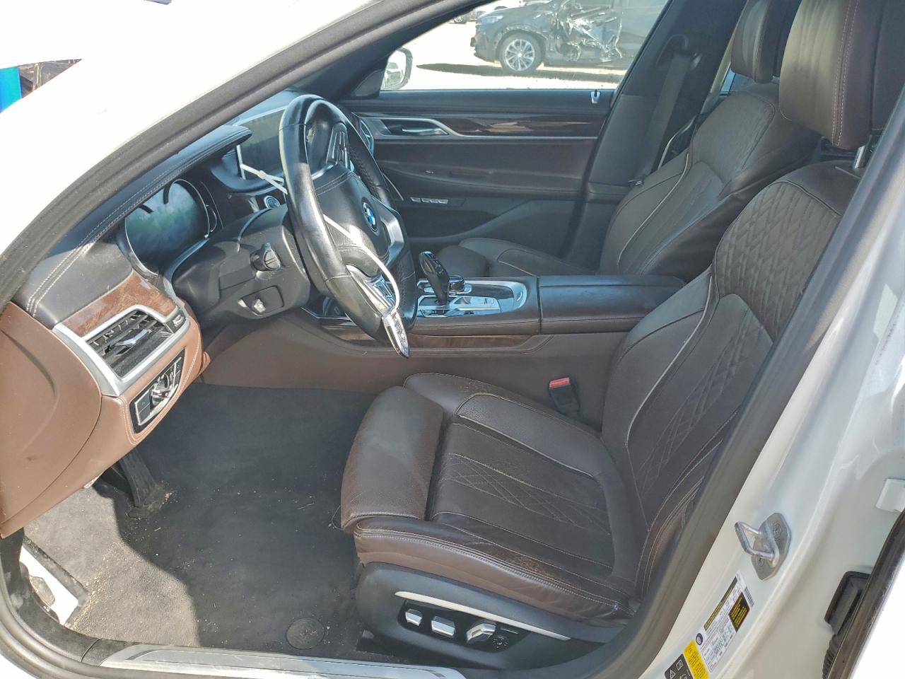 BMW 7 Series Xi Image 2