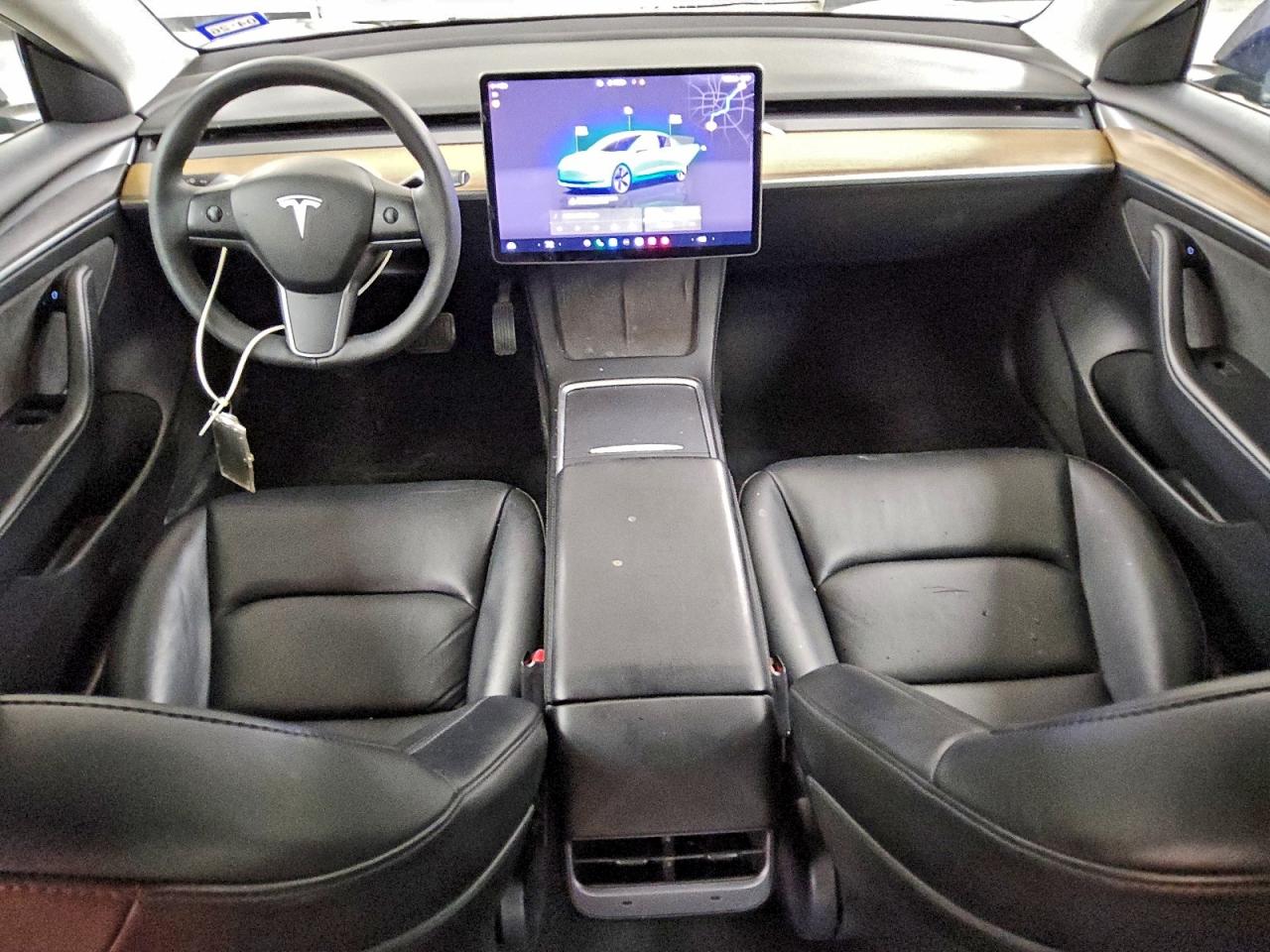 Tesla Model 3 Image 3