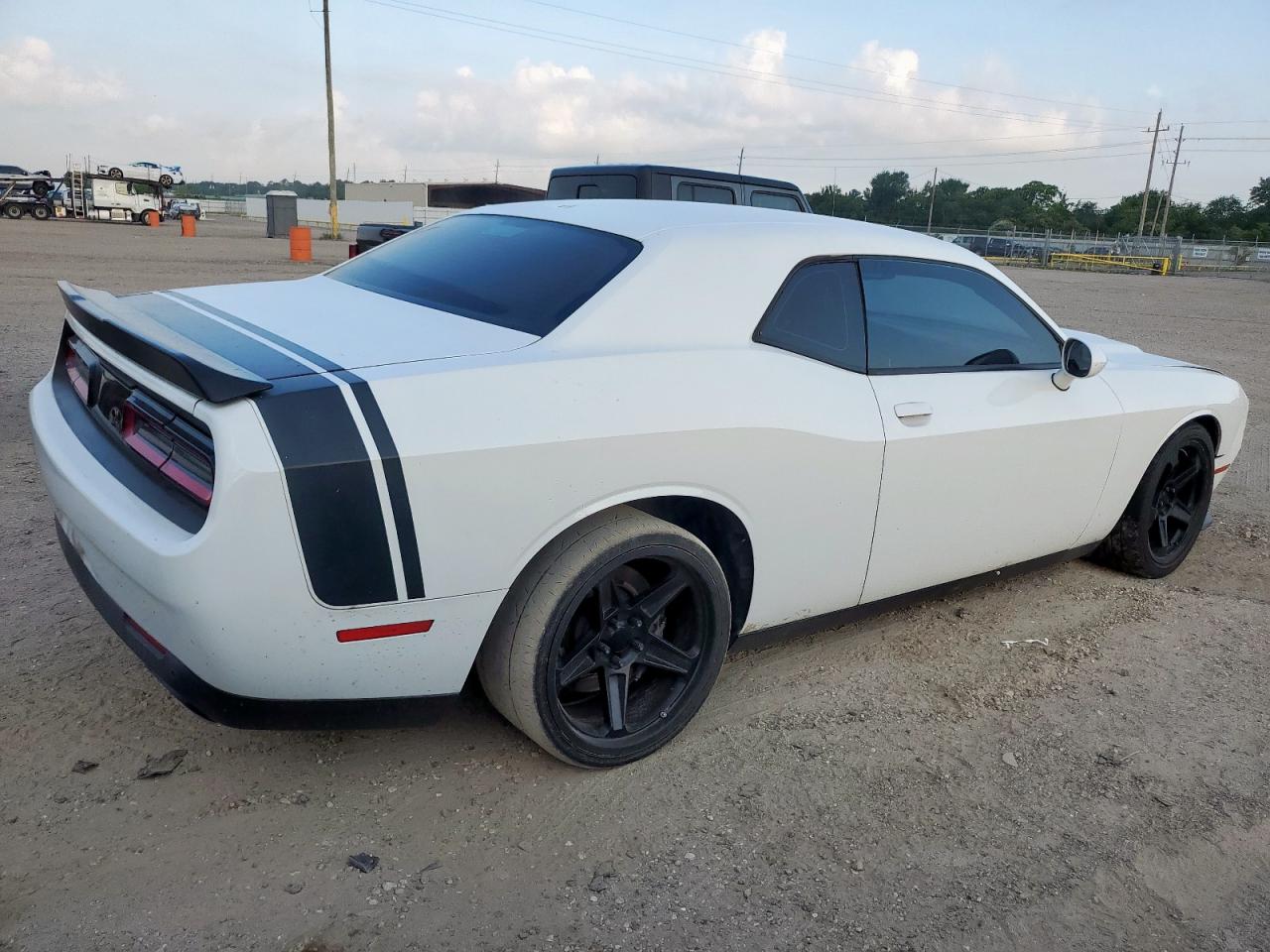 Dodge Challenger R/t Scat Pack Image 9