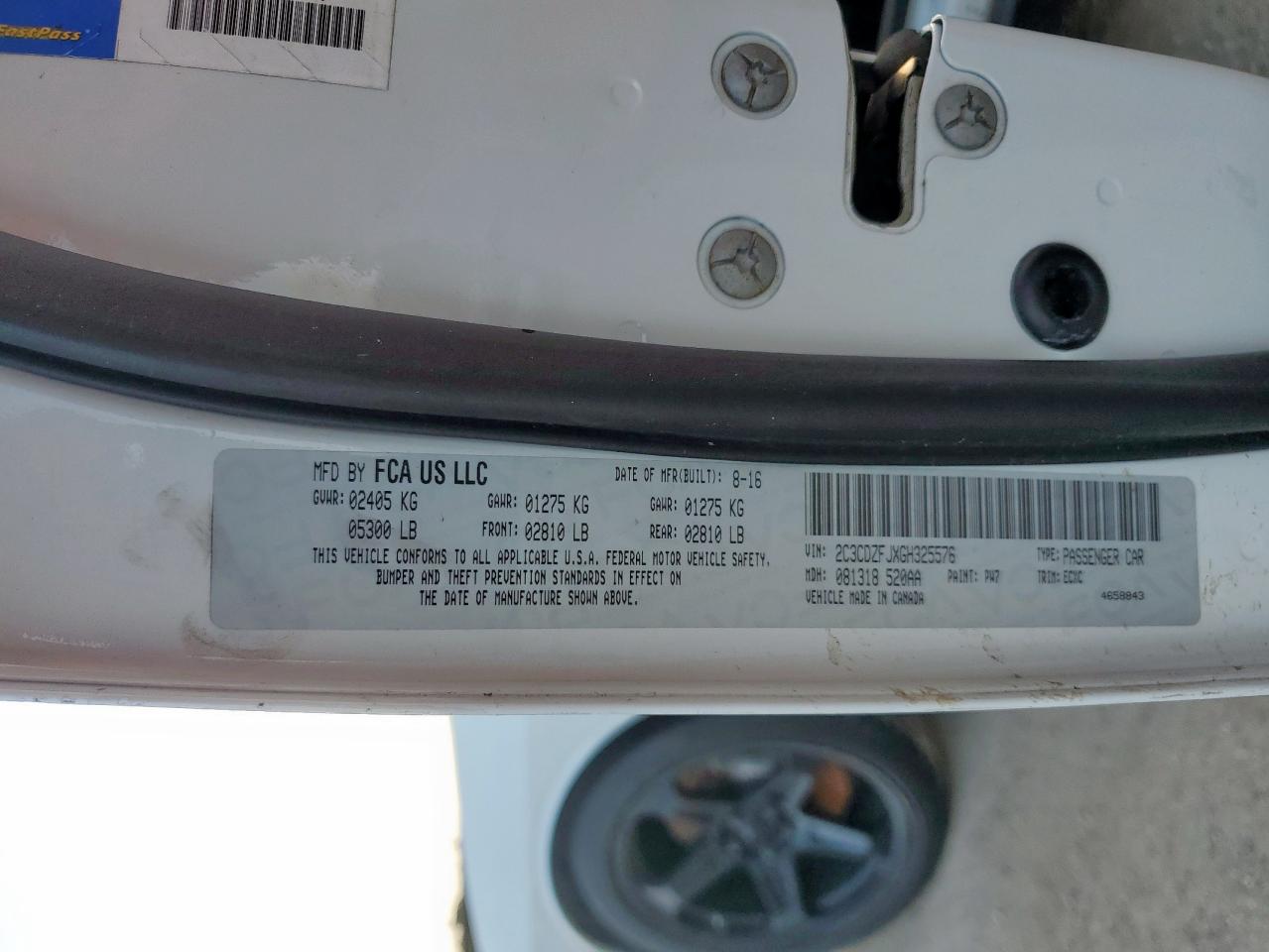 Dodge Challenger R/t Scat Pack Image 3