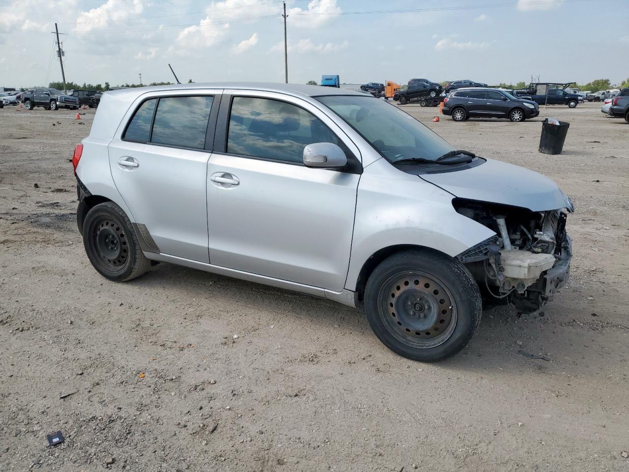 Toyota Scion Image 12