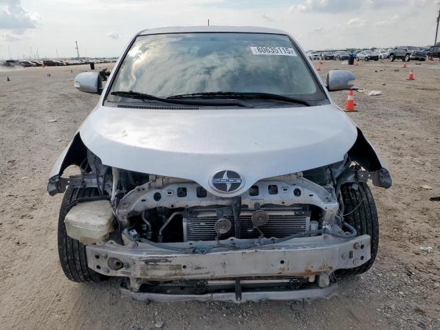 Toyota Scion Image 5