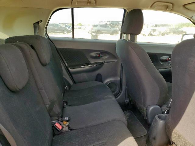 Toyota Scion Image 13