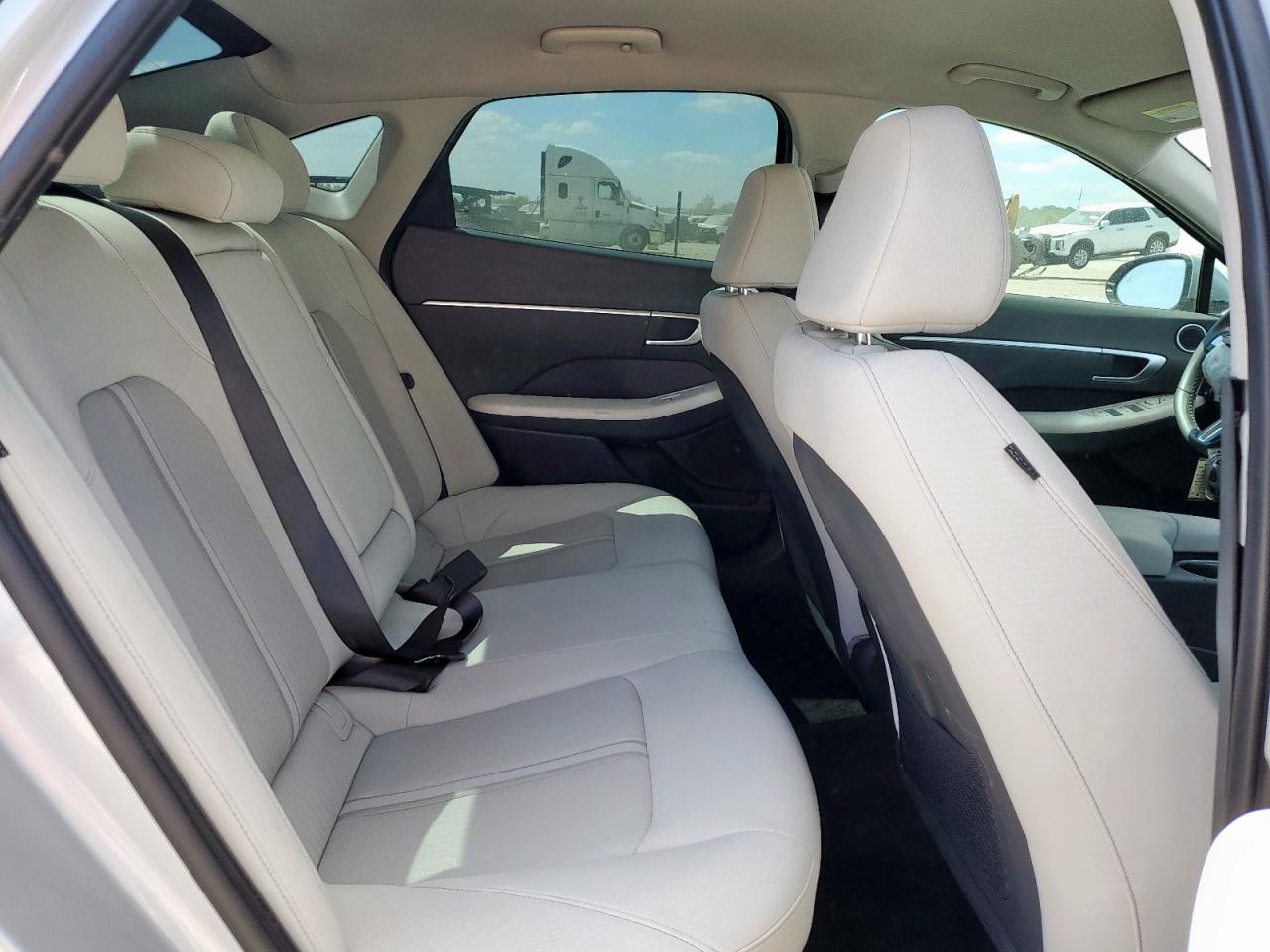 Hyundai SONATA Hybrid Image 10